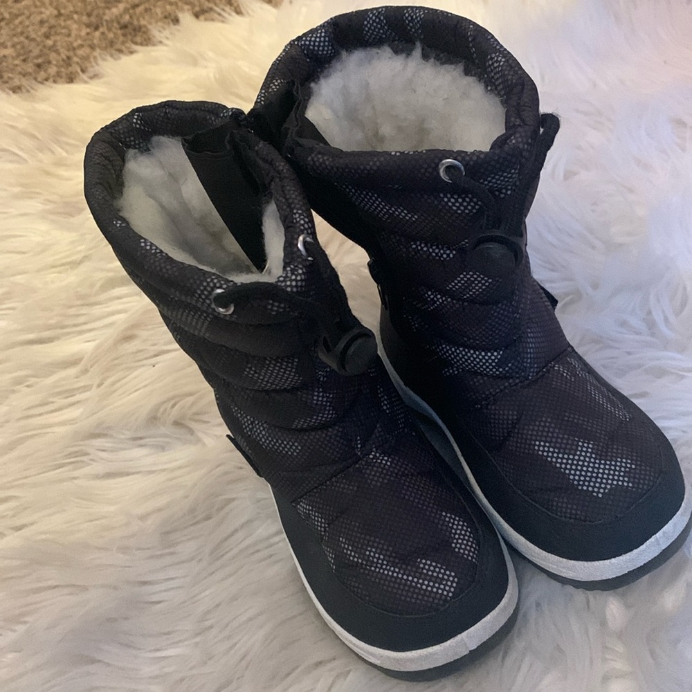 Snow Boots